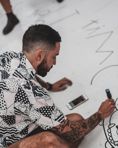 Alejo Giraldo Painting @ the bleach room bali for Tr3s Tigres event