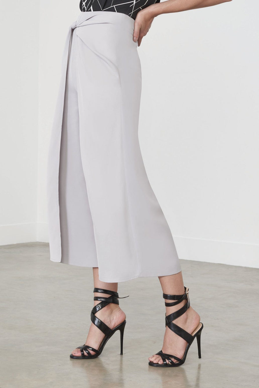 Twisted Hakama Culottes in Dove Grey – Lavish Alice