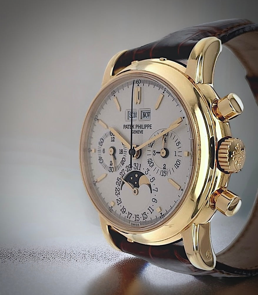 Patek Philippe 3970EJ 3rd Series - Crown and Chronograph Pushers Detail