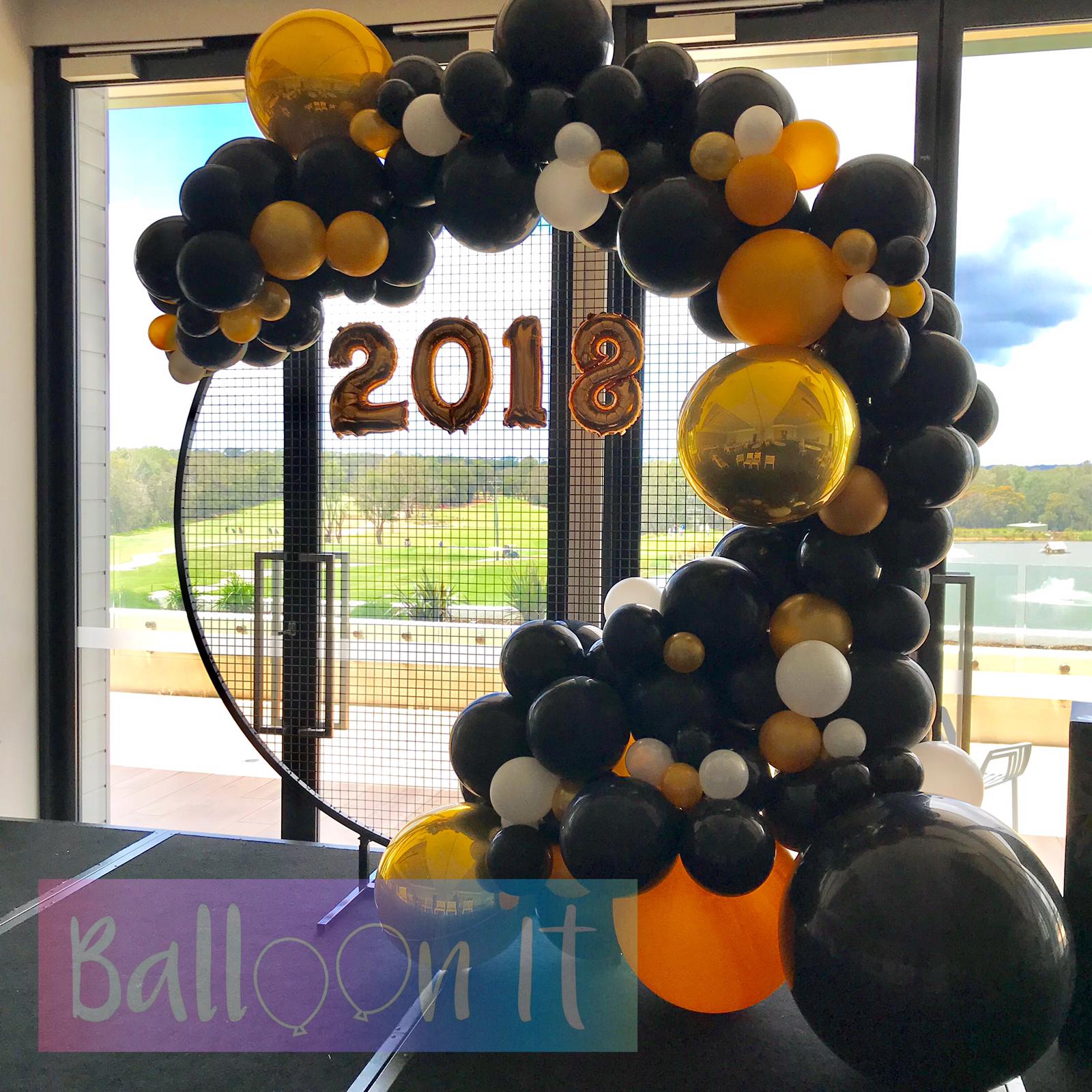 Graduation balloon decor – Balloonit