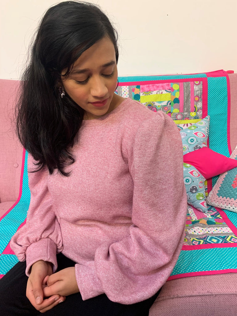 Crafty Bloggers' Club model wear a Billie Sweatshirt in Pink Lurex Jersey fabric