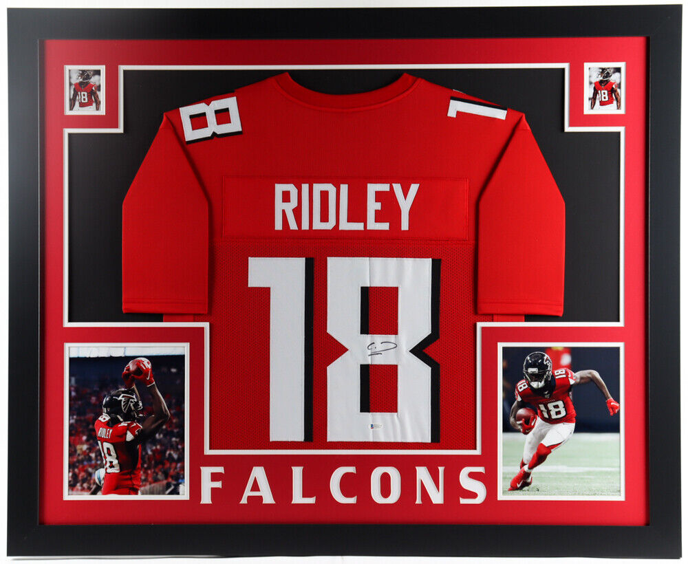 Calvin Ridley Signed Atlanta Falcons 35x43 Framed Jersey (Beckett Hologram)  W.R.