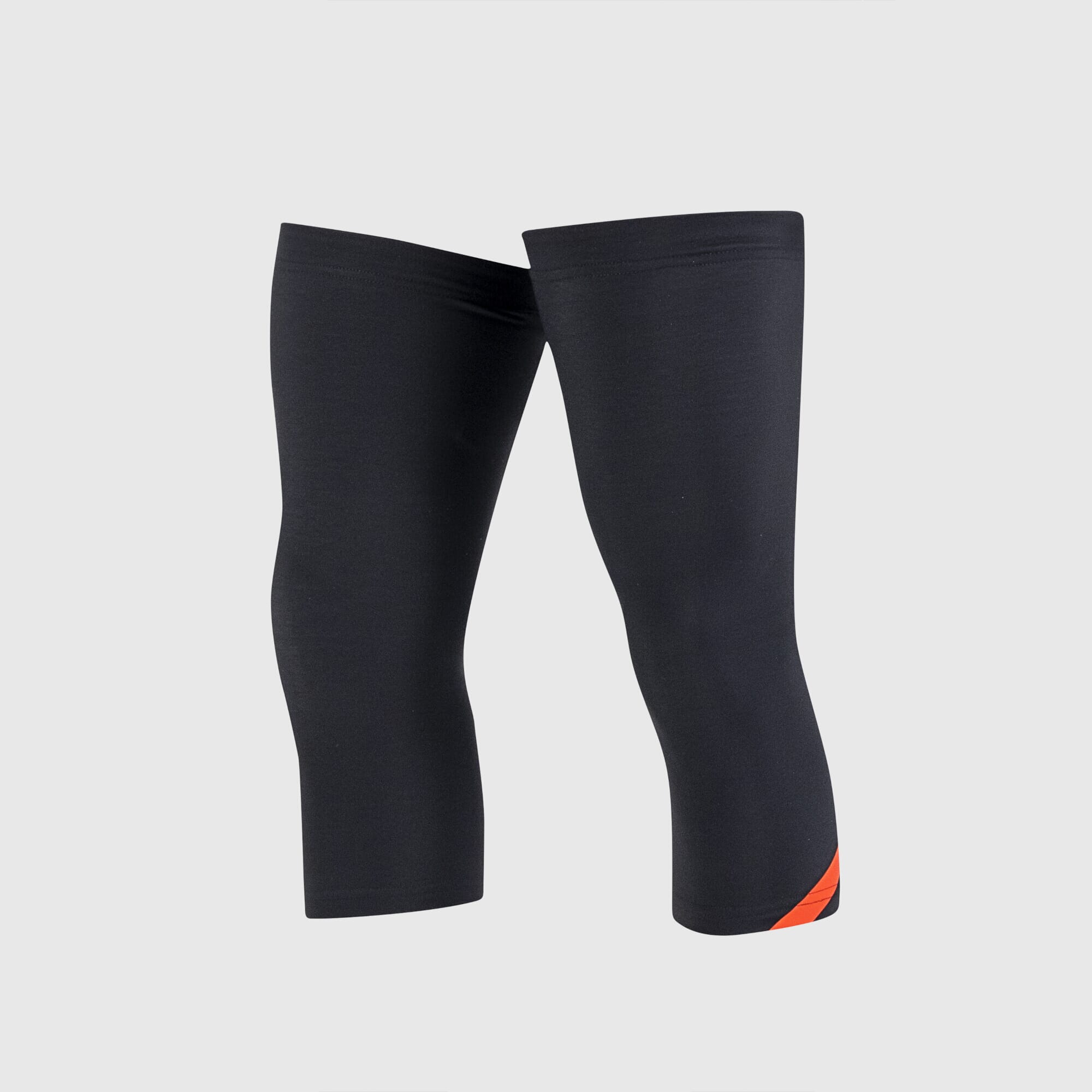 Saddleback Sportful Fiandre NoRain Knee Warmers | FREE Delivery over £20 + FREE Returns + Extra 15% off First Order.