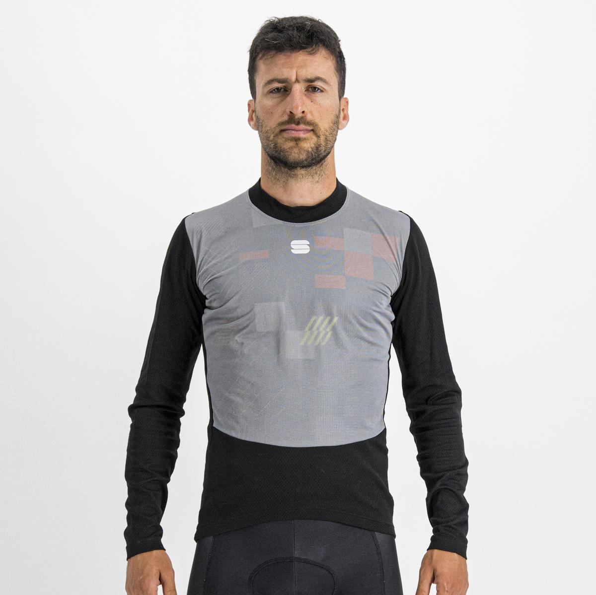 Male model wearing Sportful Fiandre Thermal Layer Long Sleeve 