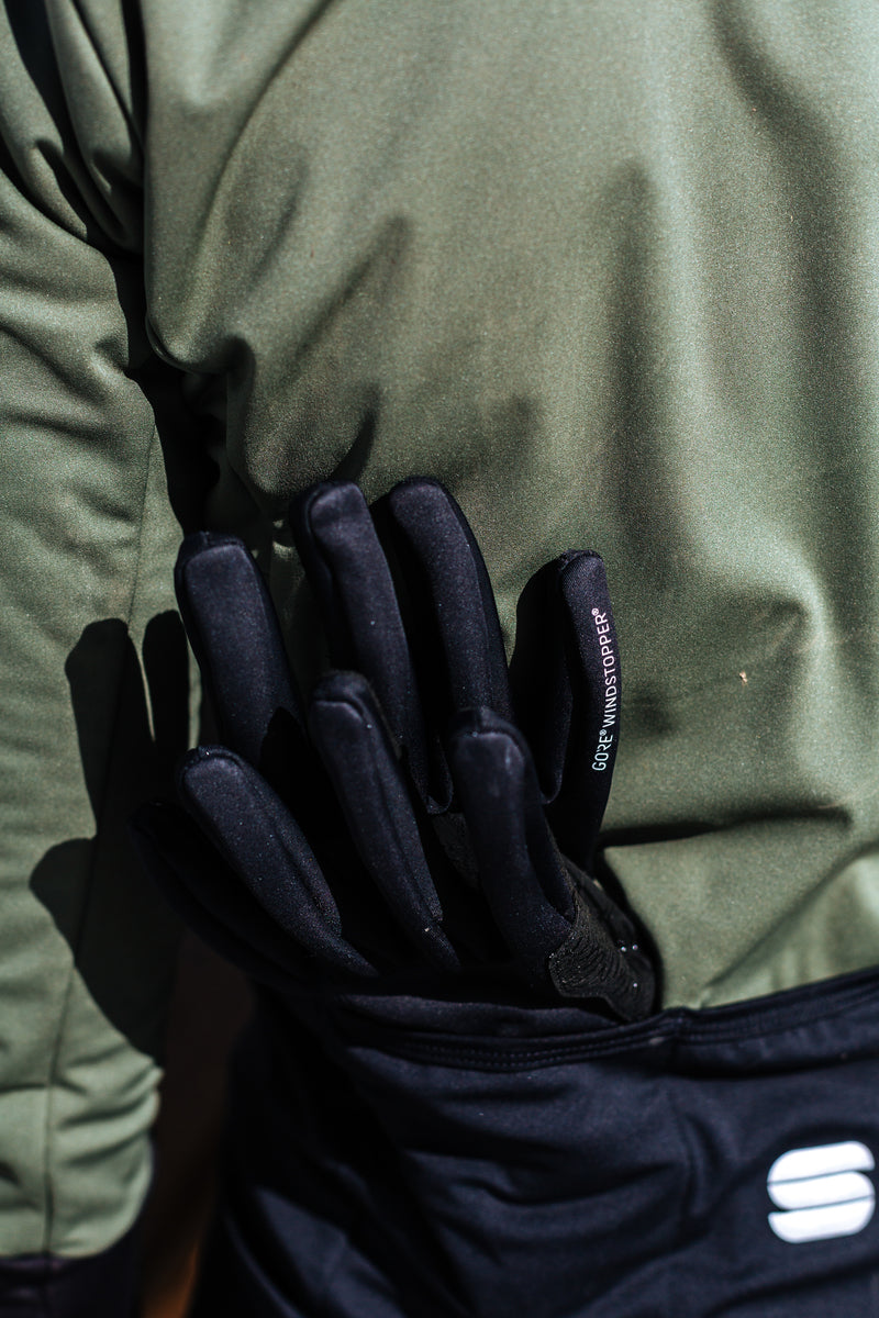 Sportful WS Essential 2 men's gloves in cycling jacket pocket