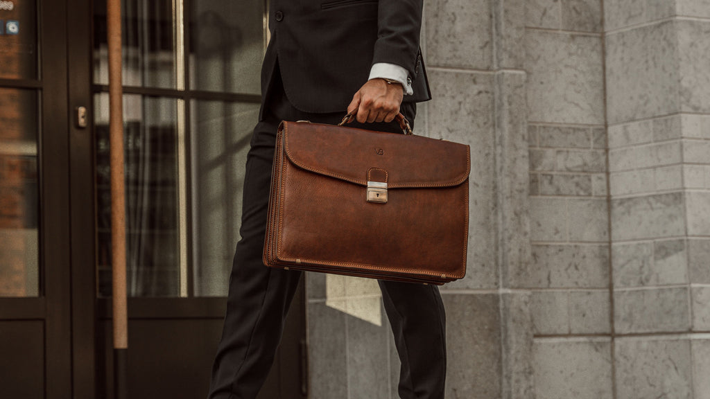 Best Bags To Wear With a Suit To Look Smart & Professional