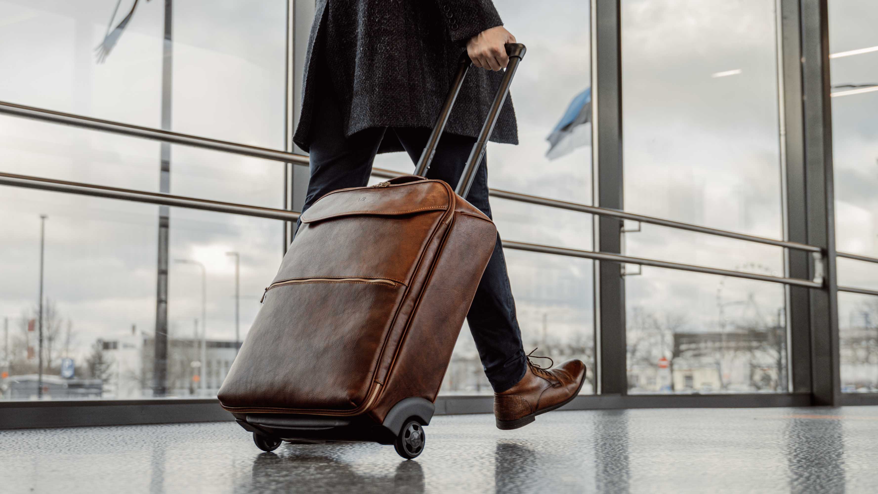 mens travel bag wheels