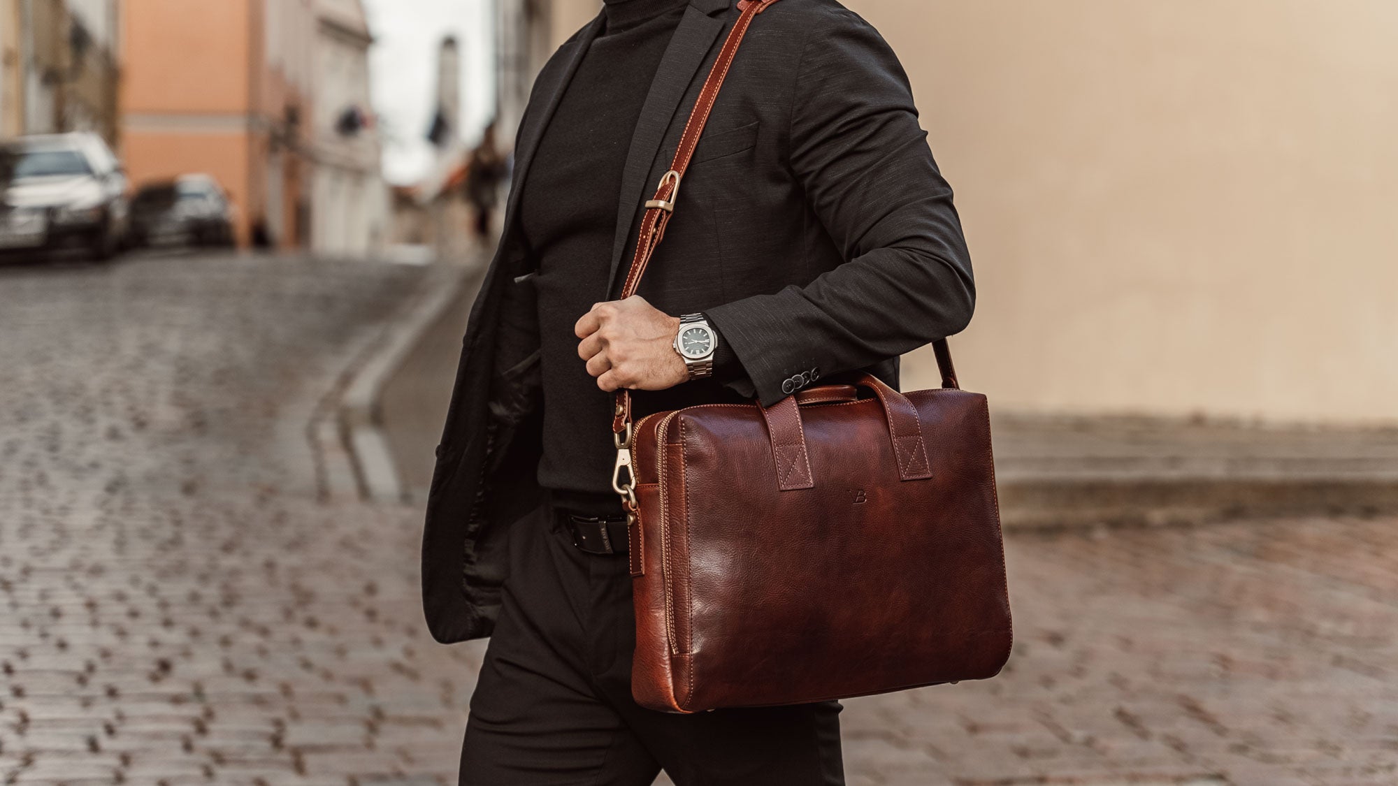 Classic Leather Messenger Briefcase with Locking Compartment - Von Baer