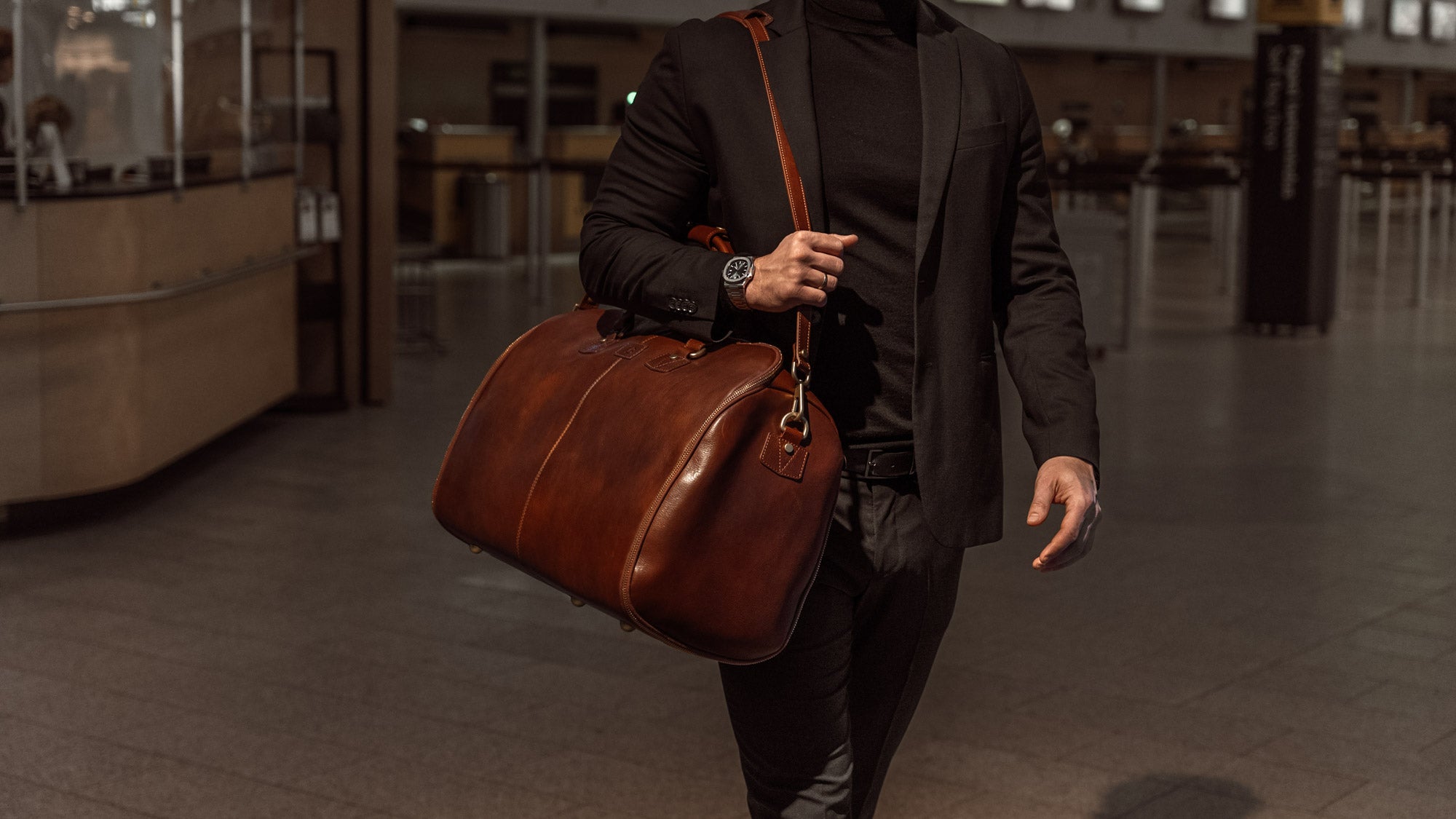 FORMAL TRAVEL DUFFLE BAG - Brown