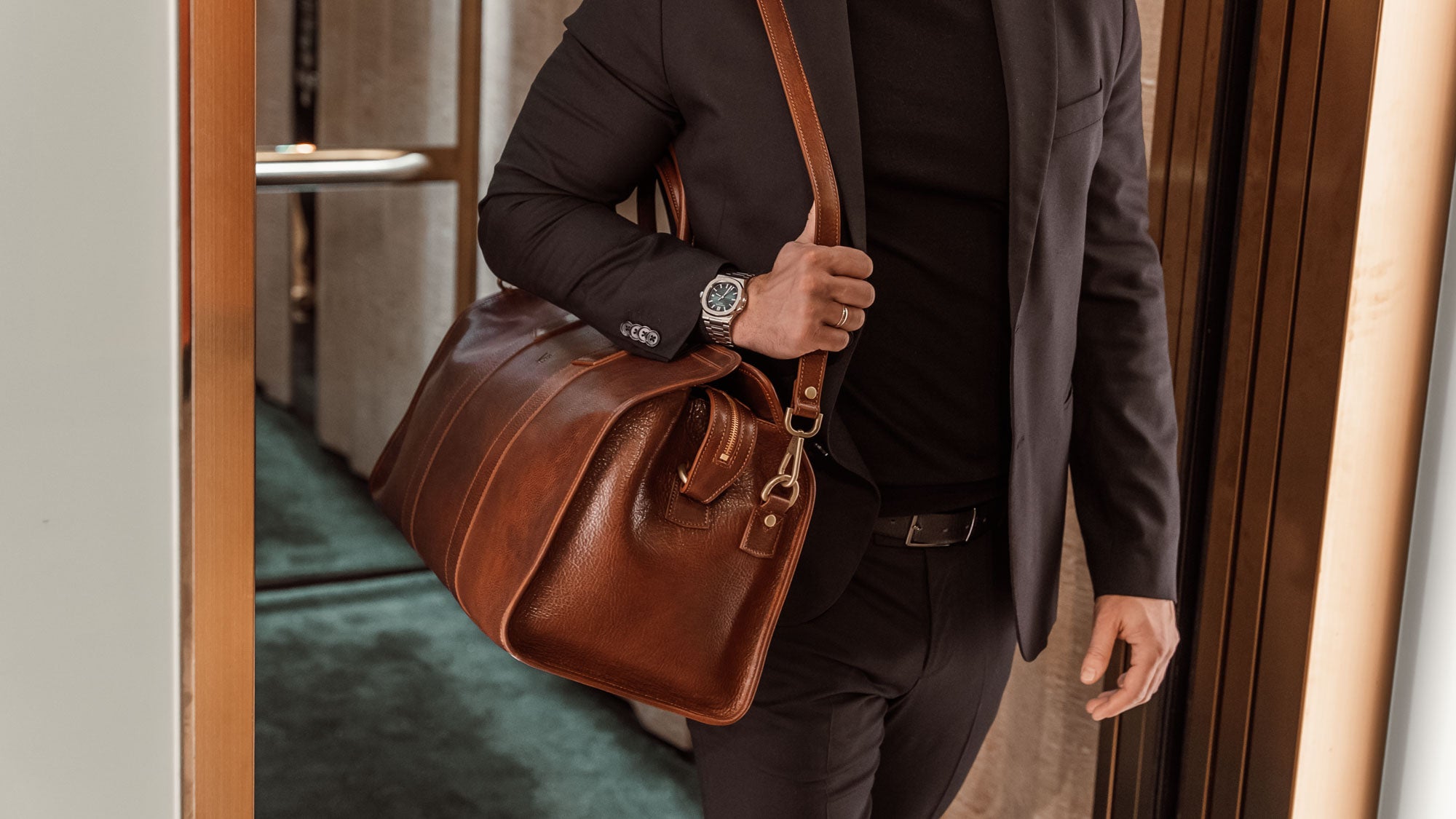 Full Grain Leather Weekender Bag for Men with Detachable Shoulder Strap -  Von Baer