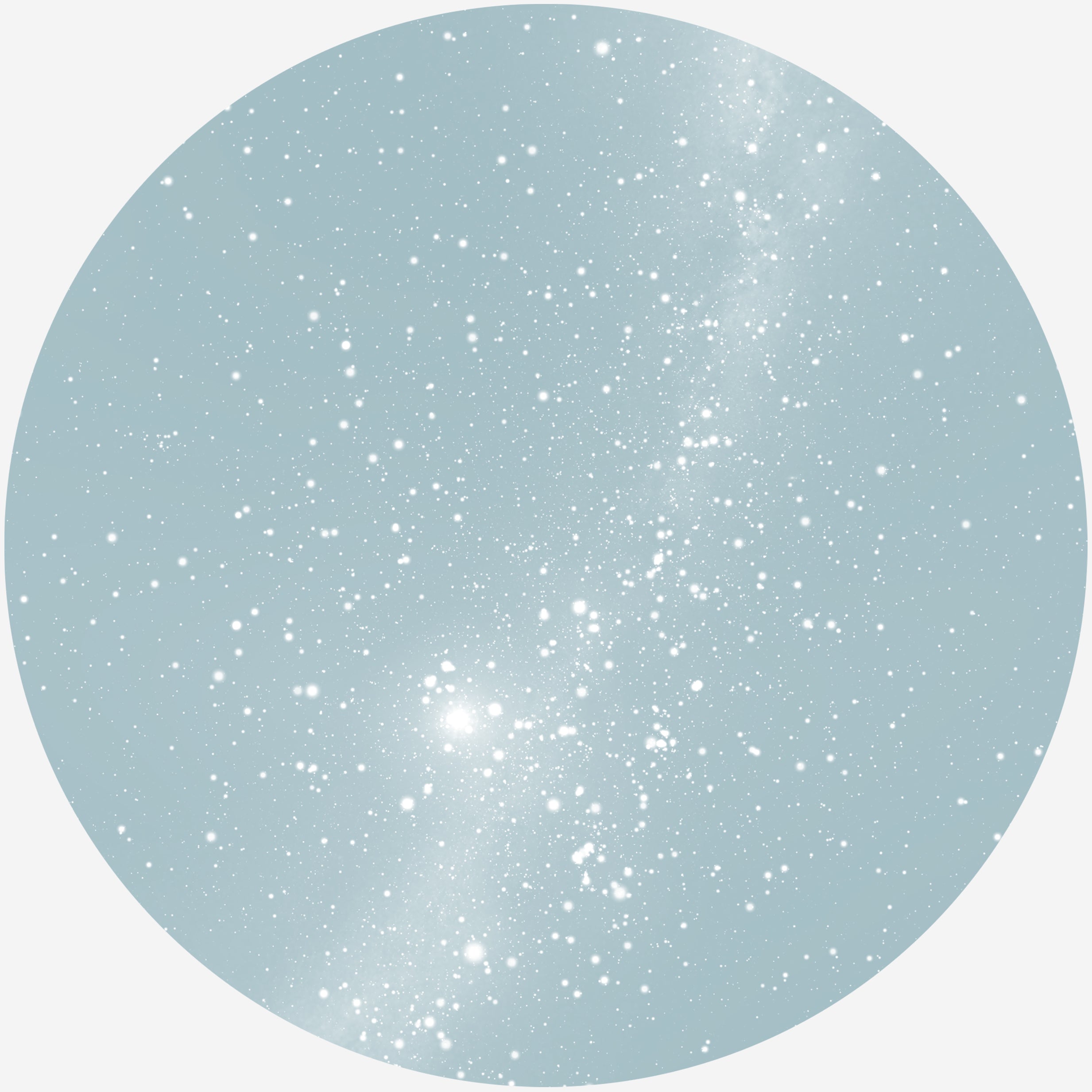Se RUND PLAKAT MED PERSONLIG STJERNEHIMMEL (LYSEBLÅ) - 20 cm / Stjernehimmel med mælkevejen hos KISPUS