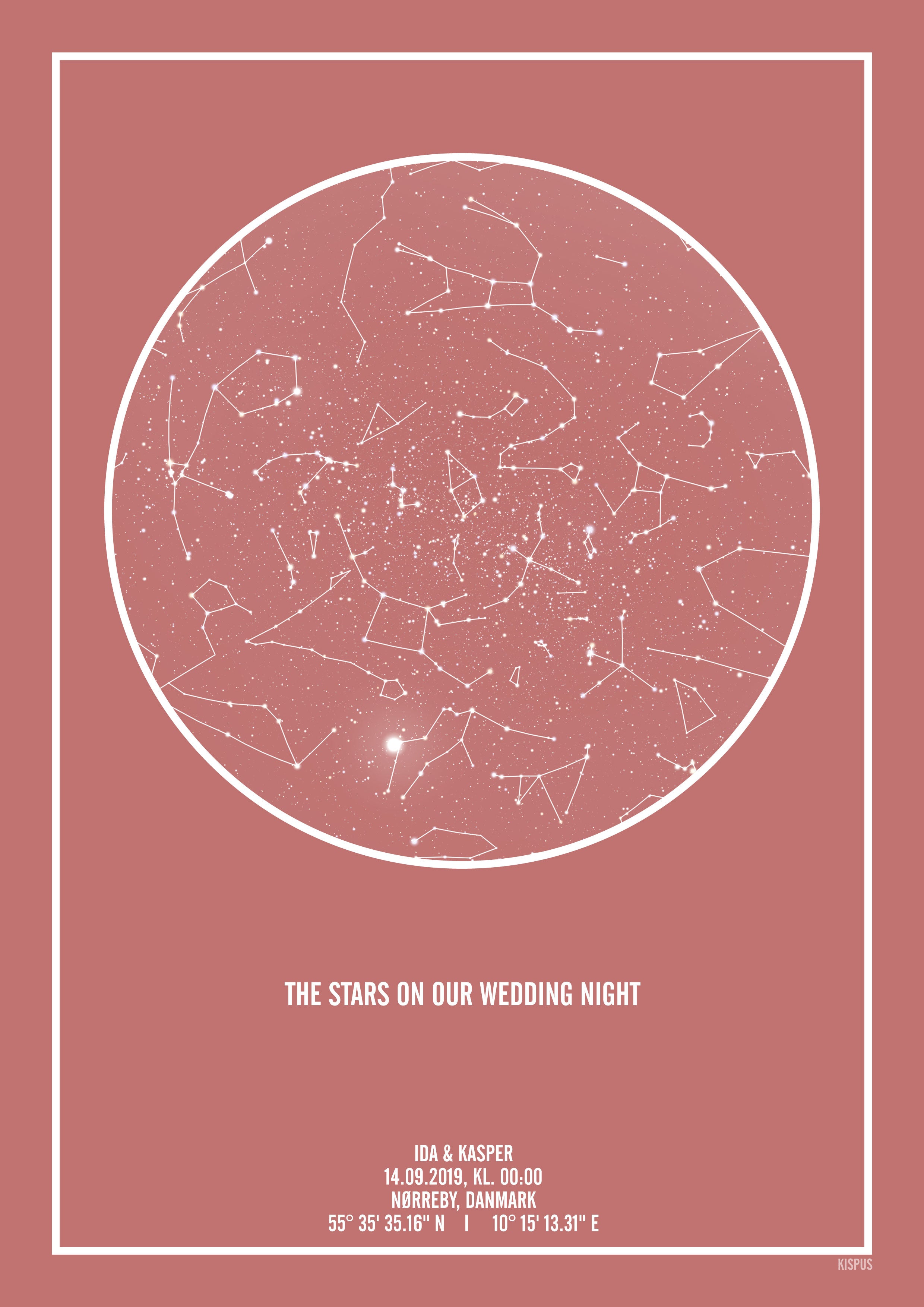 Se PERSONLIG STJERNEHIMMEL PLAKAT (BLUSH) - A4 / Hvid tekst + blush-farvet stjernehimmel / Stjernehimmel med stjernebilleder hos KISPUS