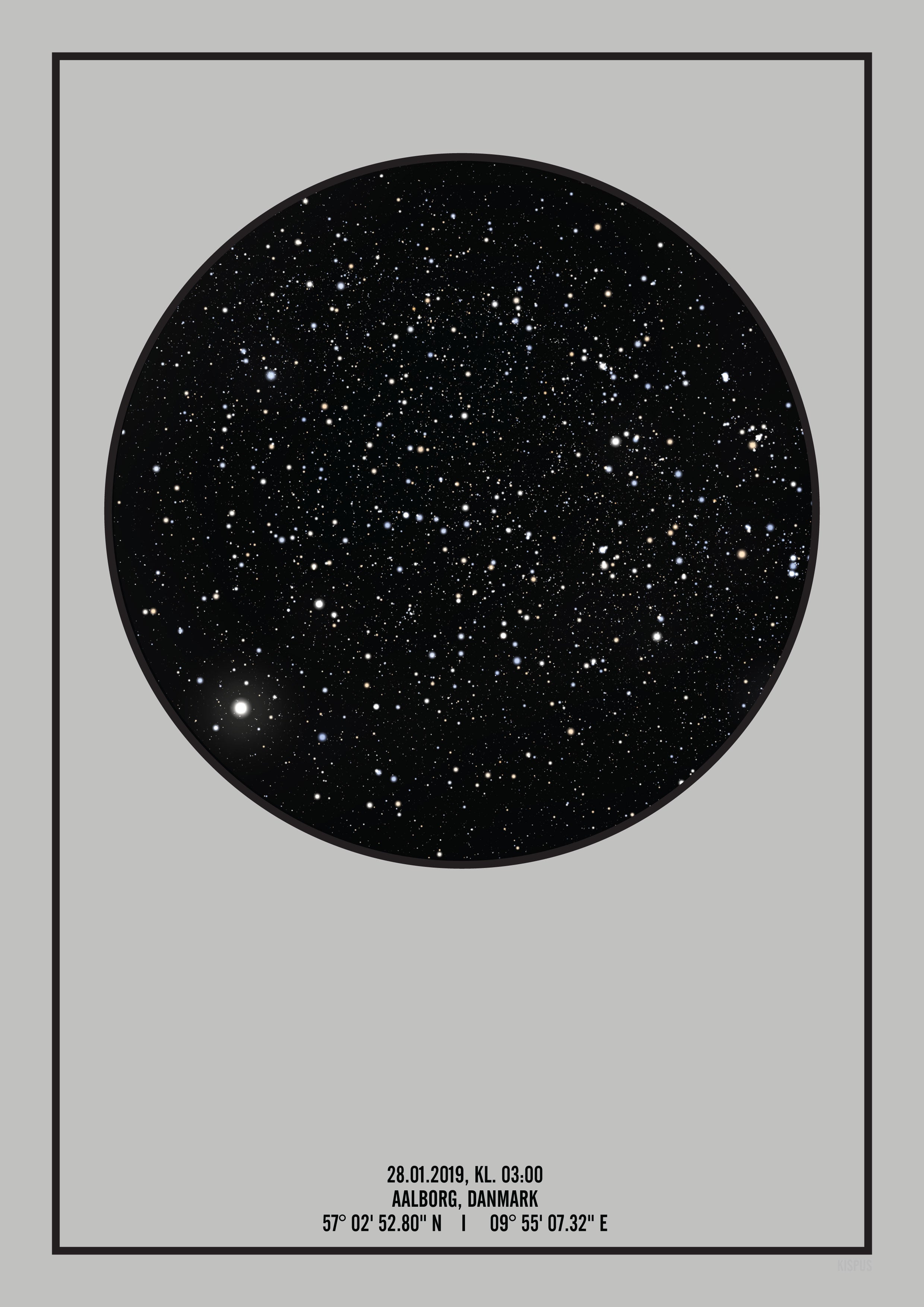 Se PERSONLIG STJERNEHIMMEL PLAKAT (LYSEGRÅ) - A4 / Sort tekst + sort stjernehimmel / Klar stjernehimmel hos KISPUS