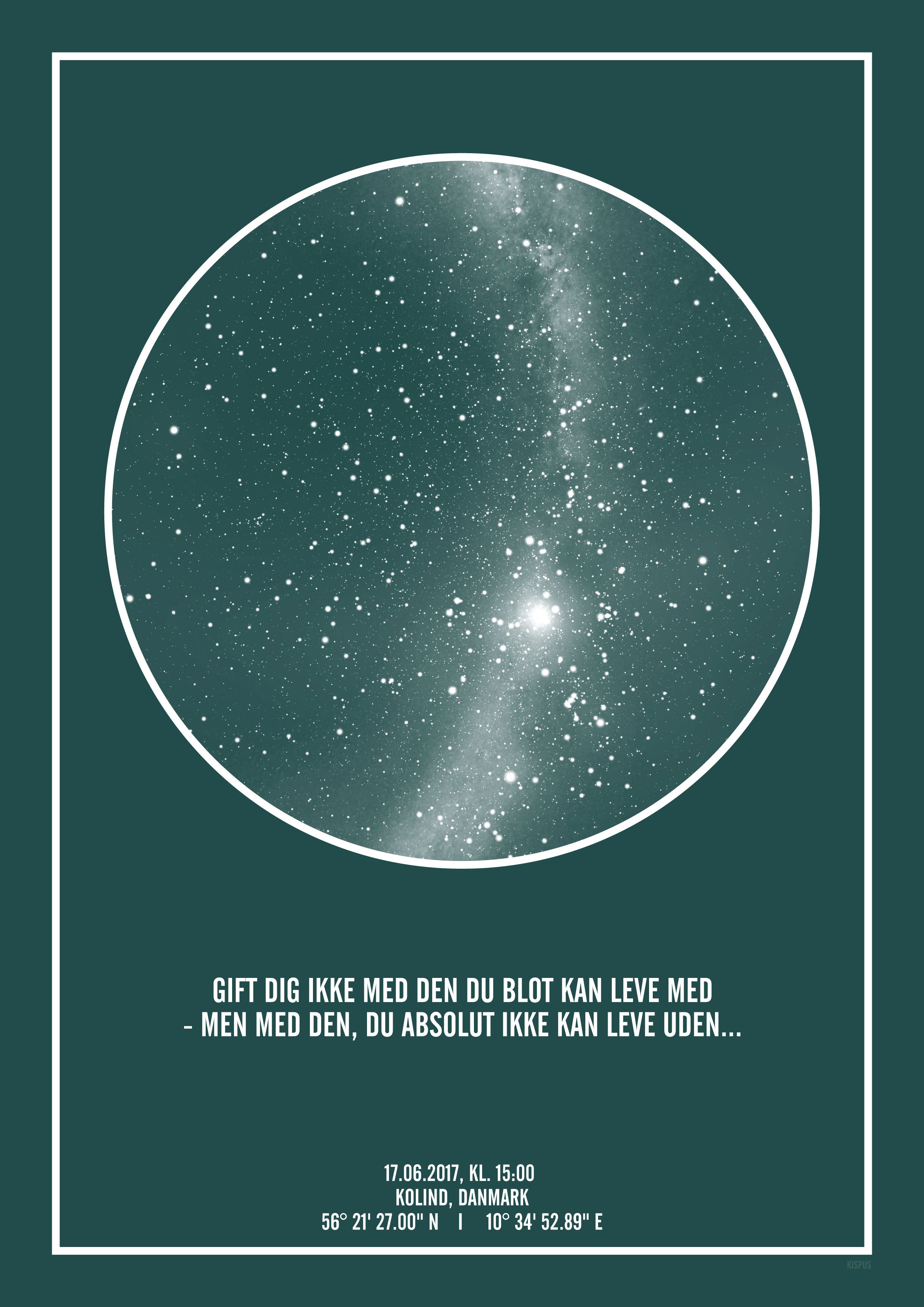 Se PERSONLIG STJERNEHIMMEL PLAKAT (MØRKEGRØN) - 50x70 / Stjernehimmel med mælkevejen hos KISPUS