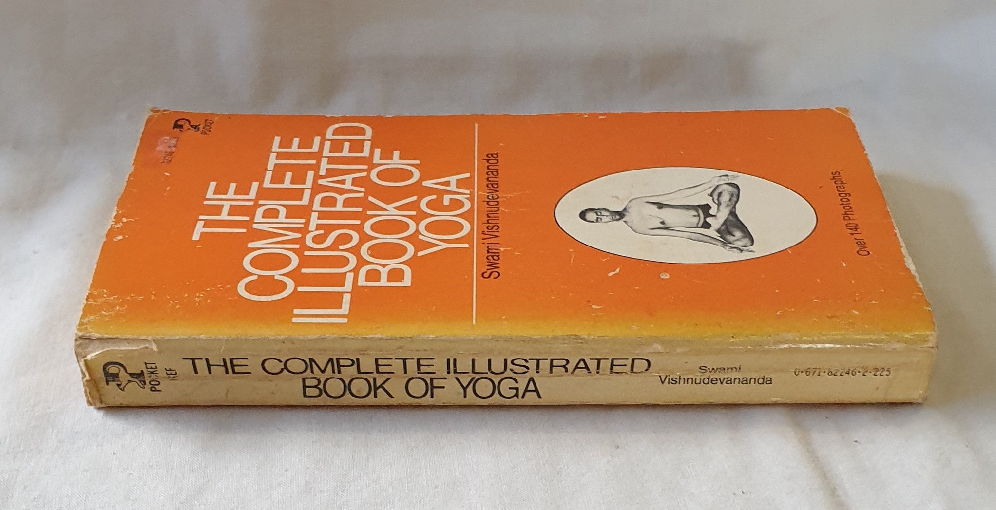 the complete illustrated book of yoga