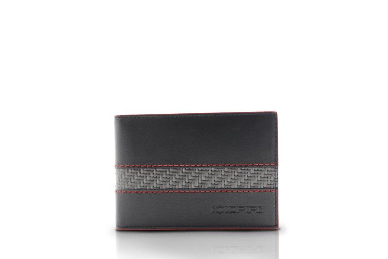 Gift ideas for guys, how to buy a wallet, what to look for in wallets, what makes a wallet good, carbon fiber wallets, men’s carbon fiber wallets, men’s accessories, men’s leather accessories, luxury leather accessories, carbon fiber wallets for men, carbon fiber RFID wallets, RFID accessories, best carbon fiber wallets, 