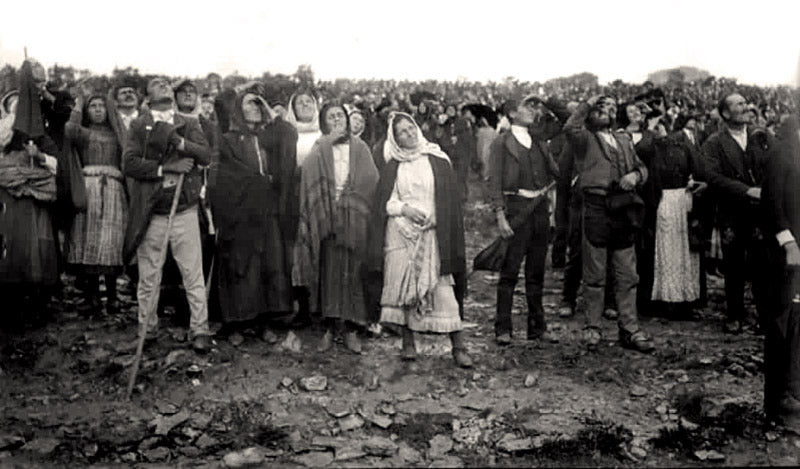 Foule rassemblée à Fátima - LuisaPaixao