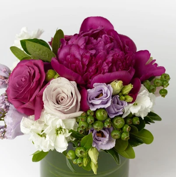 Arreglo de Rosas, Dalias y Lisianthus I TRIESTE – Laurel Floristería