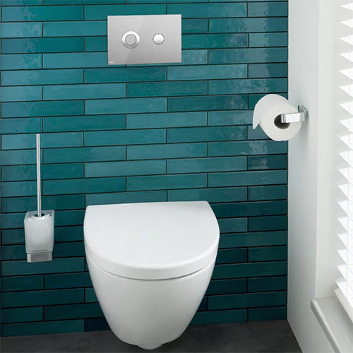 which include single flush, dual flush, and touchless sensor toilets.