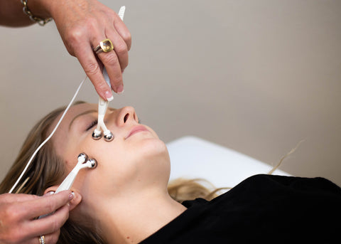 The Rise of Microcurrent Technology in Aesthetics – 7E Wellness