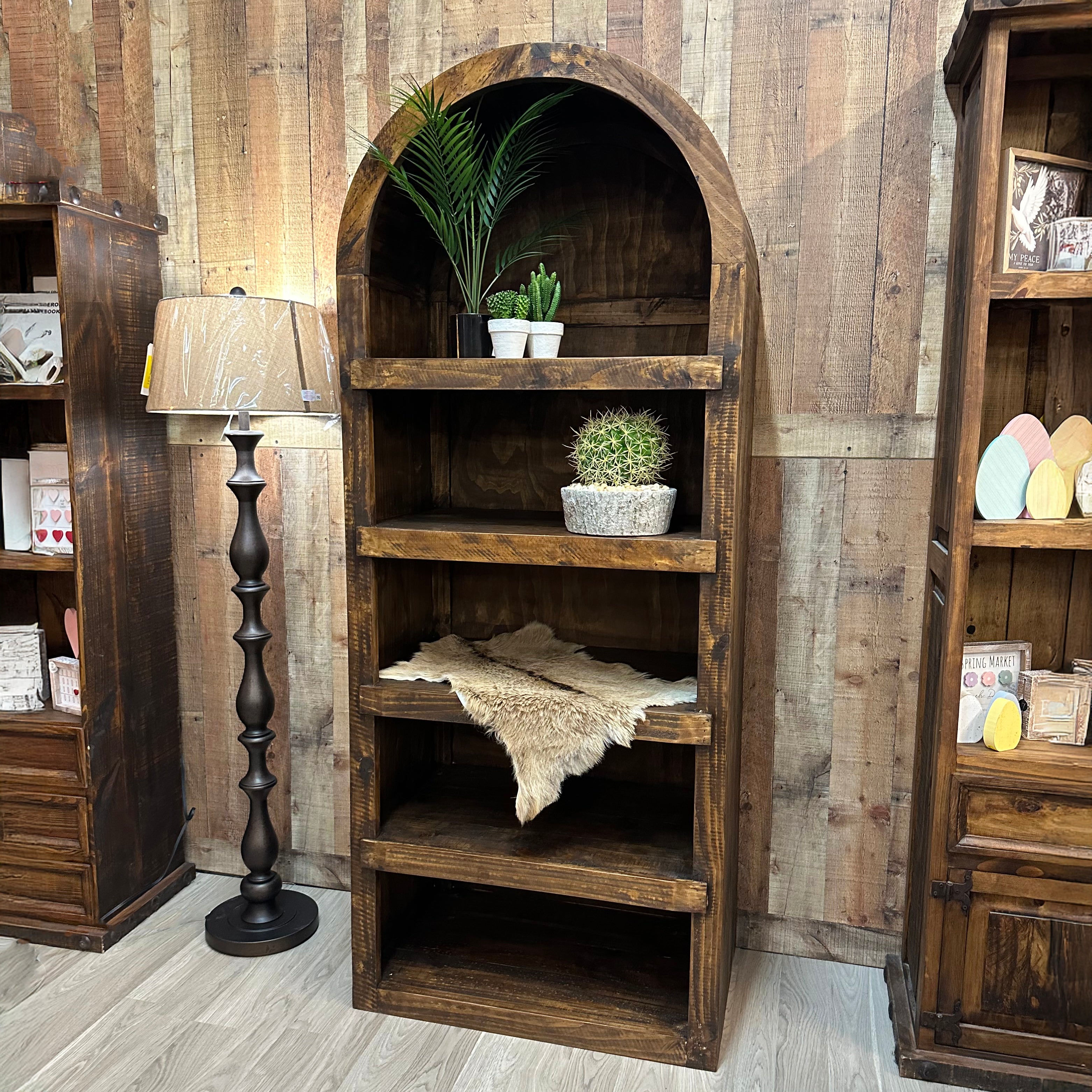 Bonanza Arched Shelf