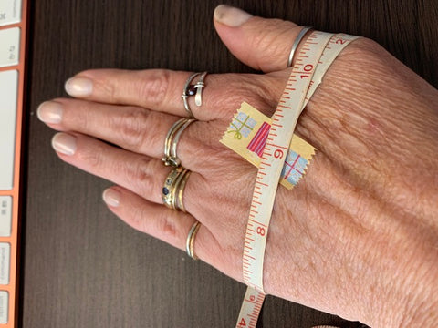 measuring hand for bracelet size