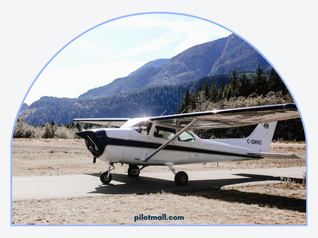 Un Cessna 172 con las montañas al fondo - Pilot Mall