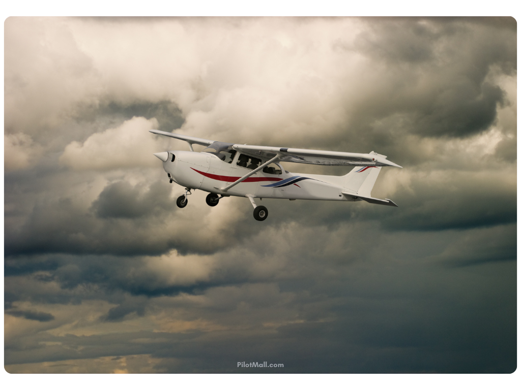 Cessna in Cloudy Weather - Pilot Mall