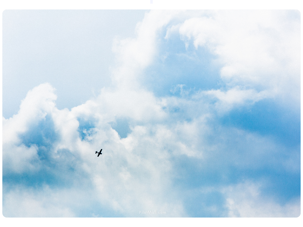 Avión en tiempo nublado