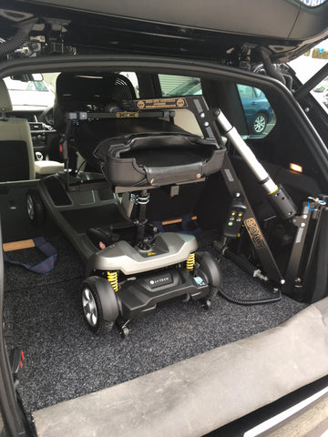 BMW X3 - Boot Hoist