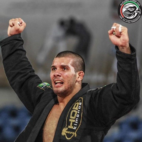 Rodolfo ao conquistar seu primeiro título do World Pro