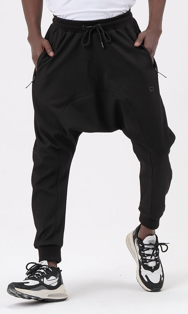 QL Onyx UP Relaxed Joggers in All Black | MOOMENN