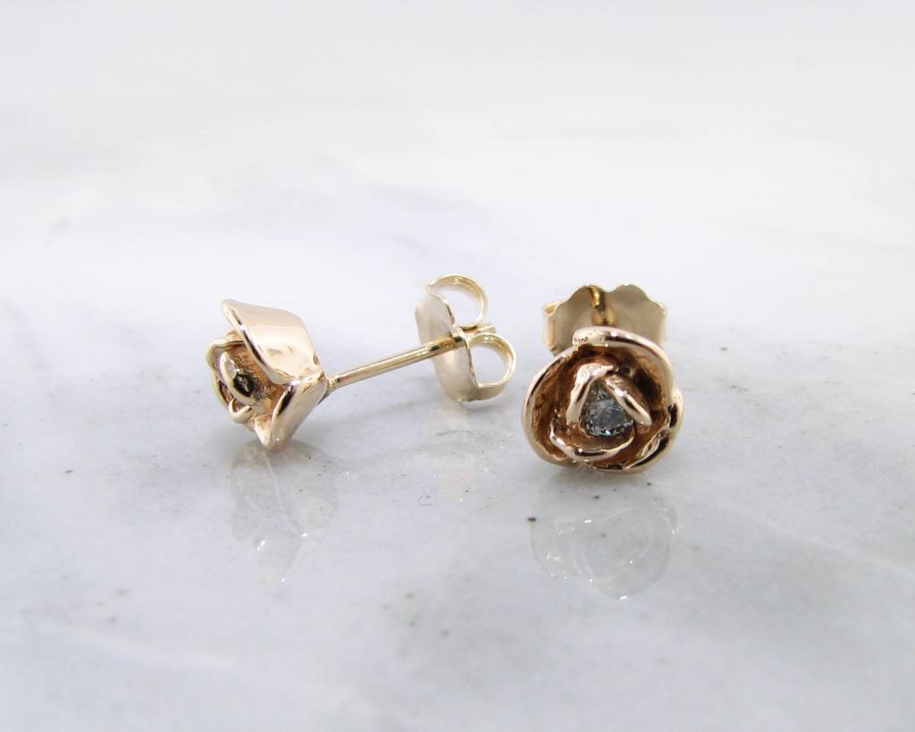 gold jewellery studs