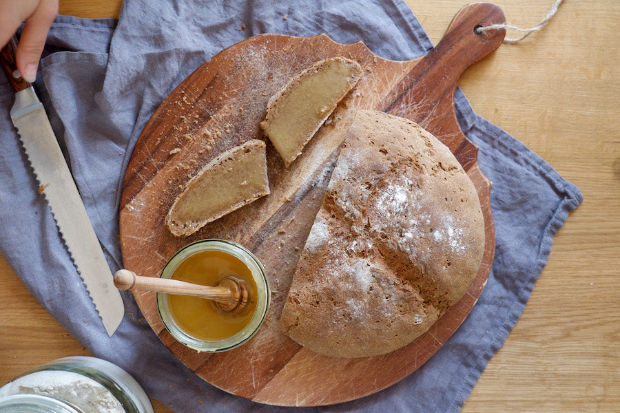 Vollkornbrot und Honig