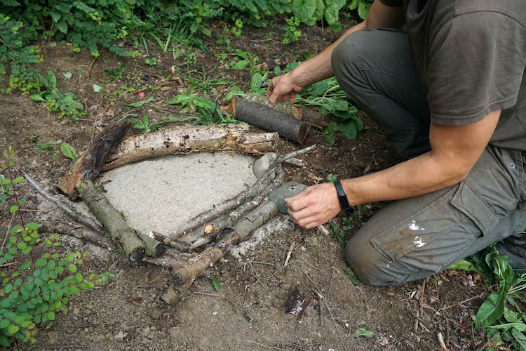 Sandarium mit totholz bauen