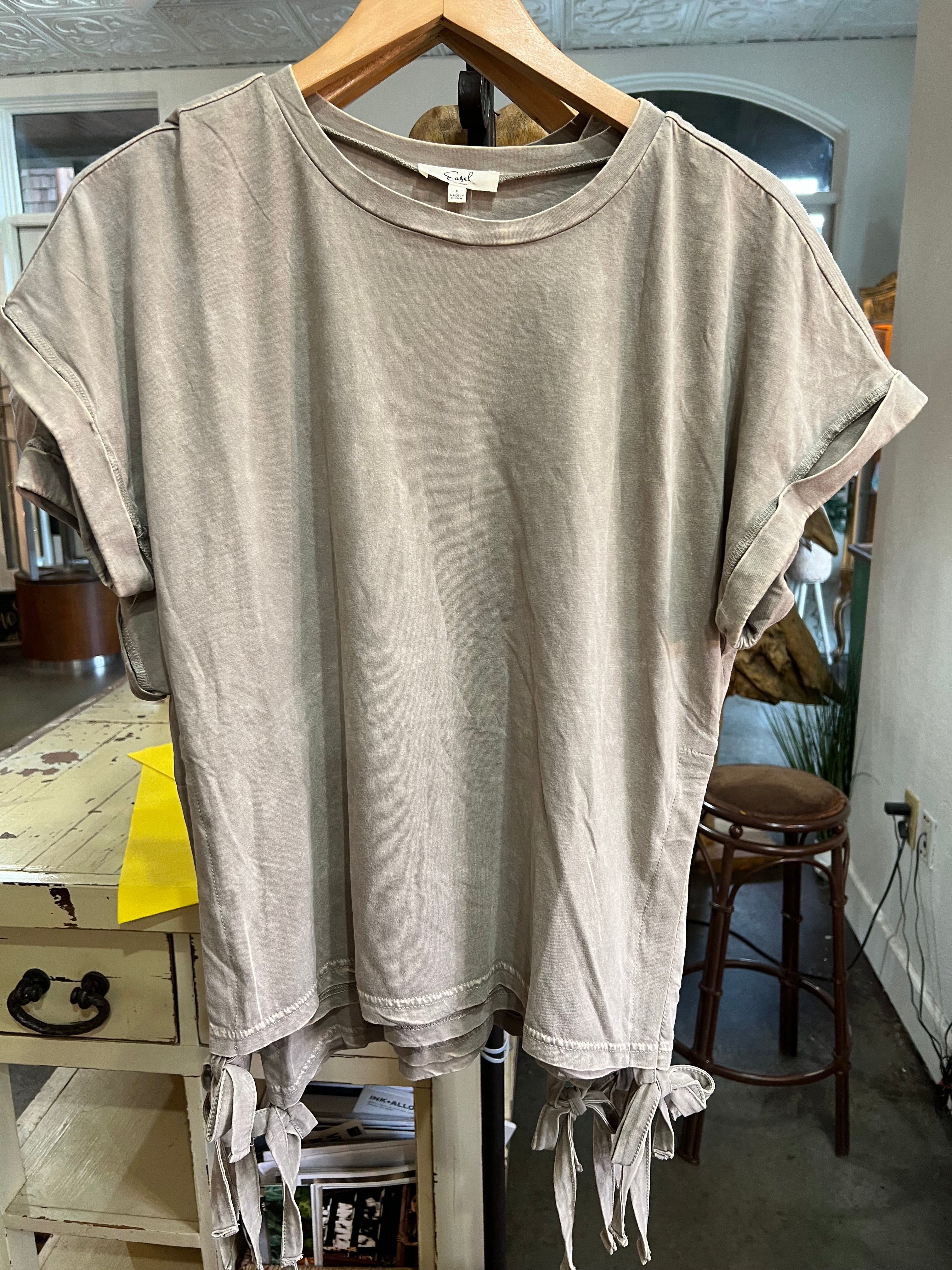Easel Side Tie Tee
