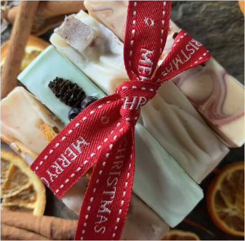 Box of 4 Christmas Handmade Soaps | Oakwood Soaperie | Holme & Moss
