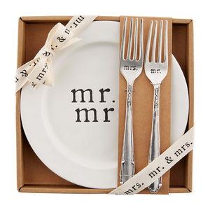 Mr & Mrs. Cake Plate Set