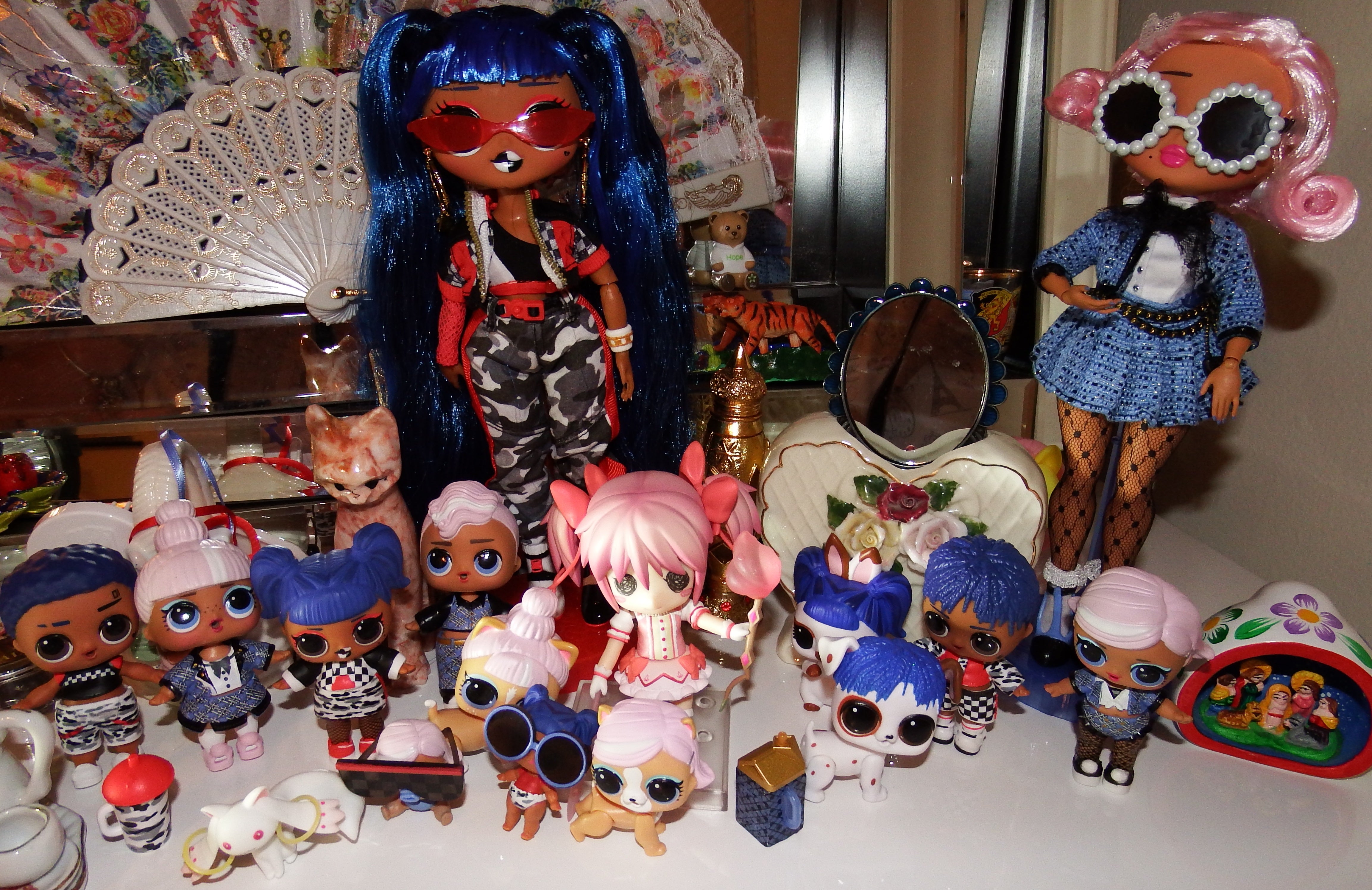 artsy sister,lol surprise dolls,fashion doll