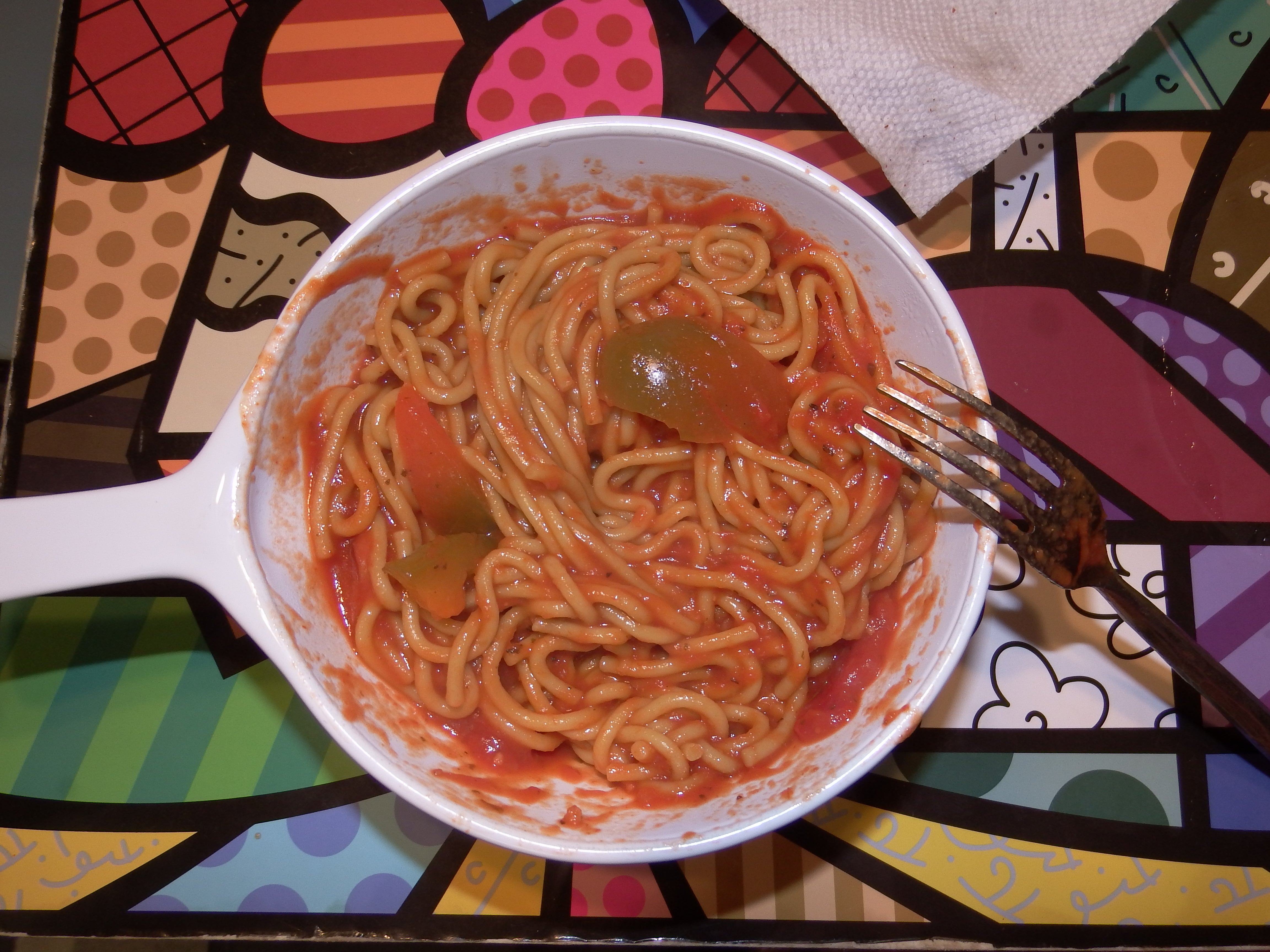 artsy sister, spaghettis, bell pepper