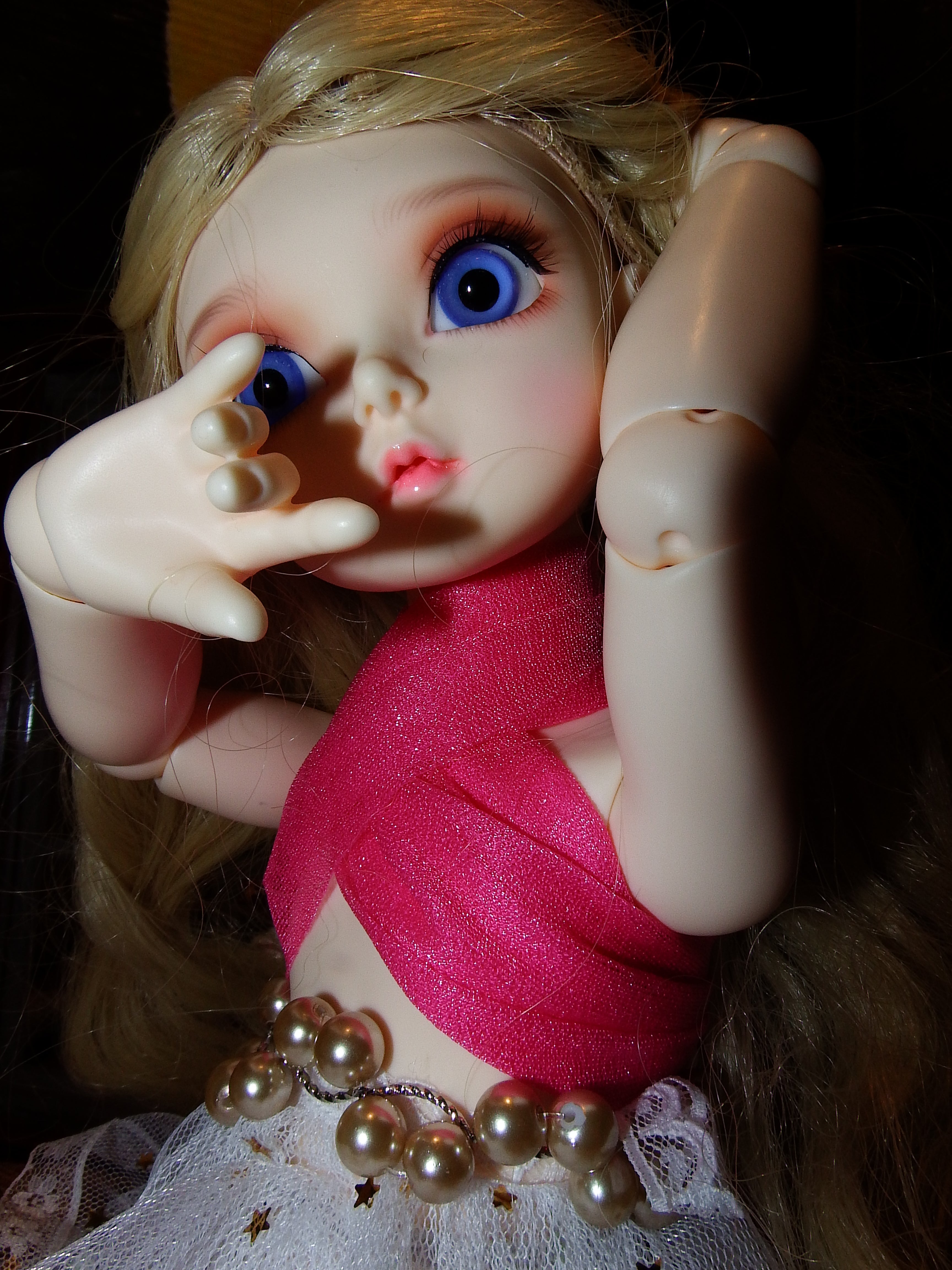 rosen lied, artsy sister, blonde bjd doll