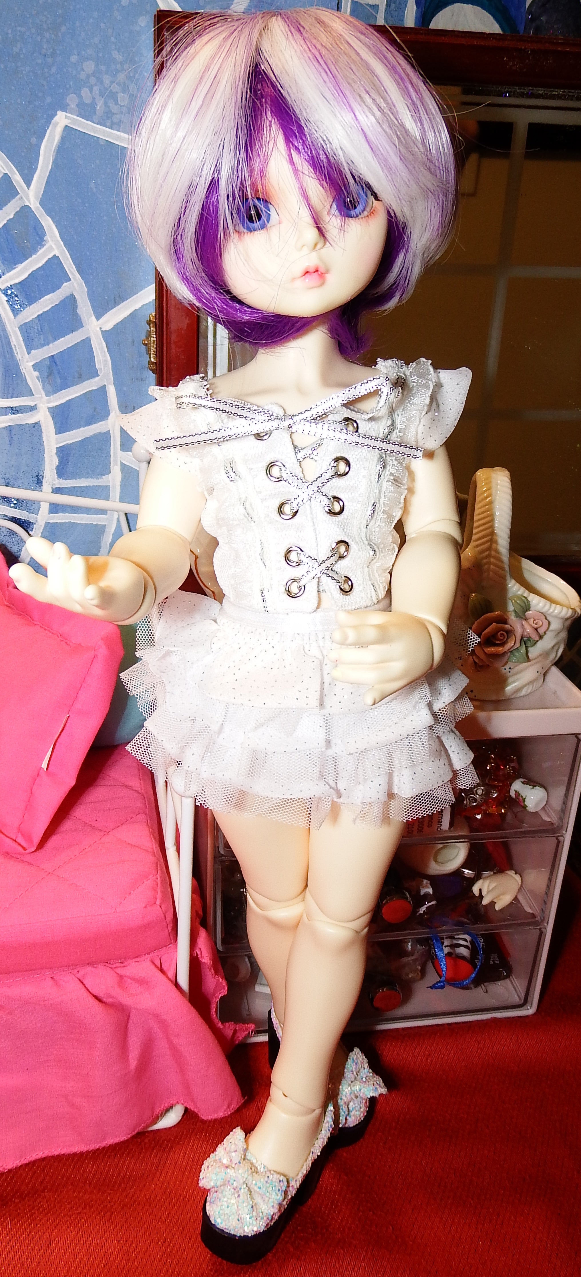 artsy sister BJD Doll Bebe in Dancer snow Outfit 1