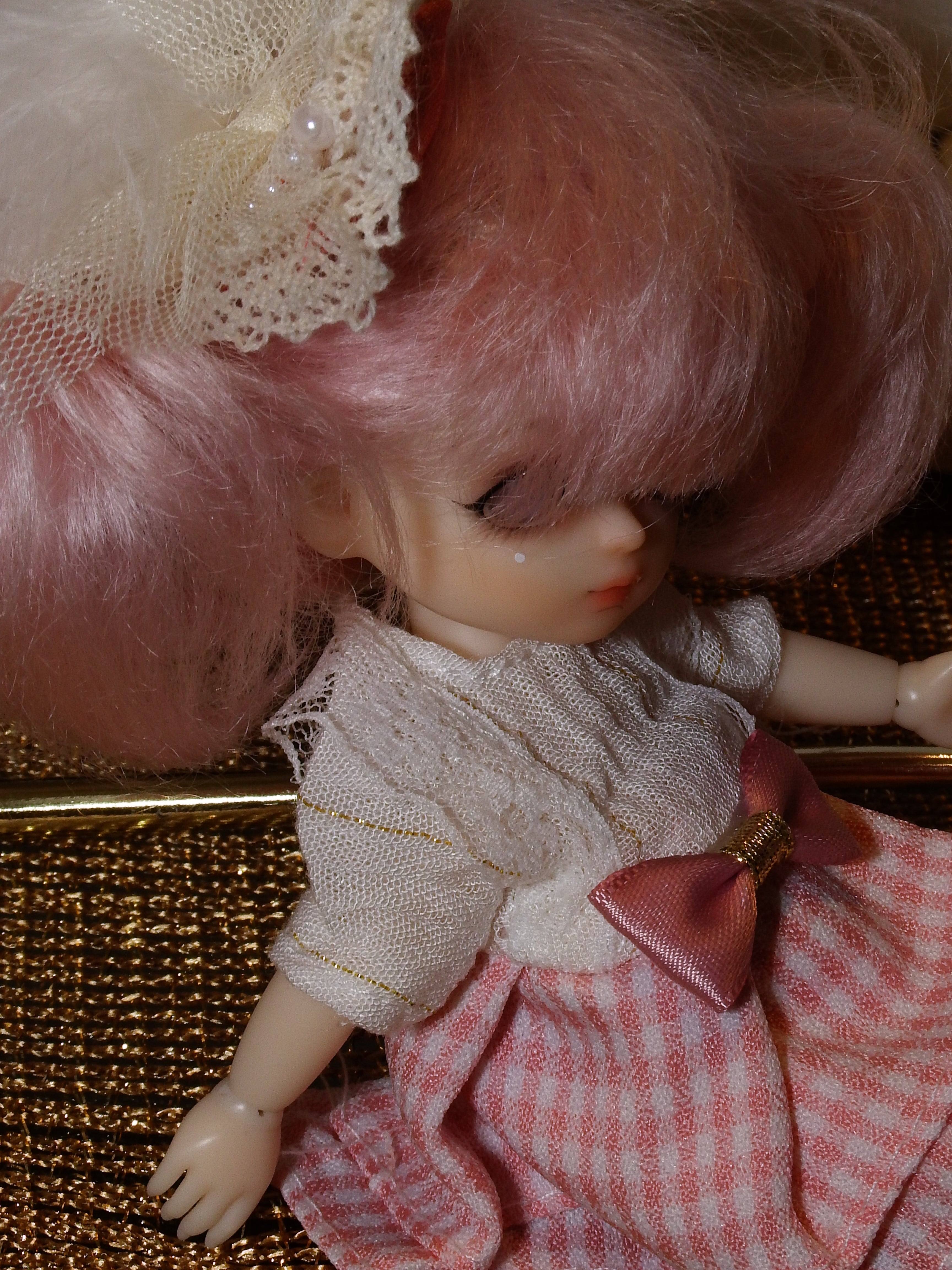 artsy sister Ringdoll in Pink Plaid Ribbon Dress