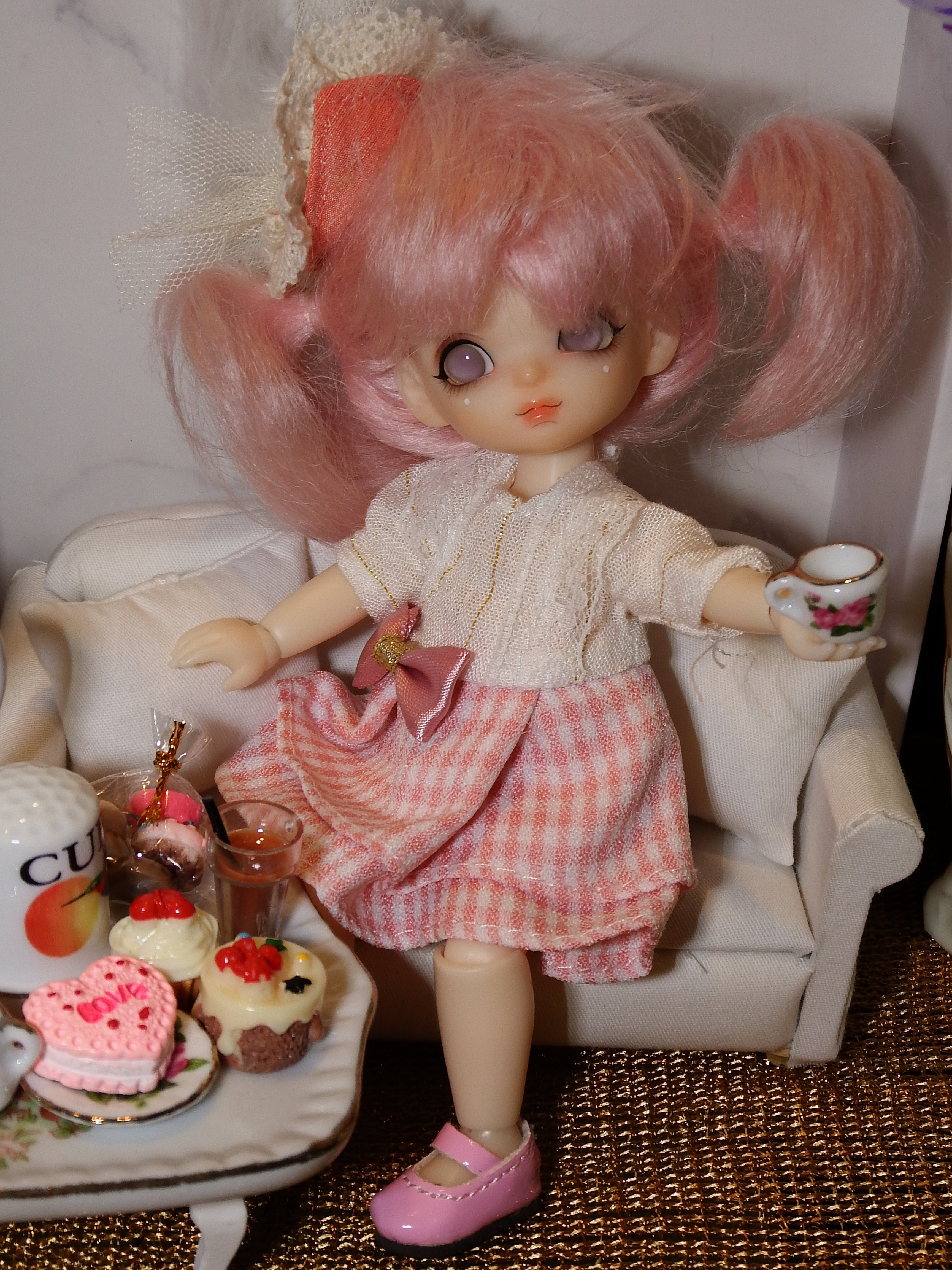 artsy sister Ringdoll in Pink Plaid Ribbon Dress