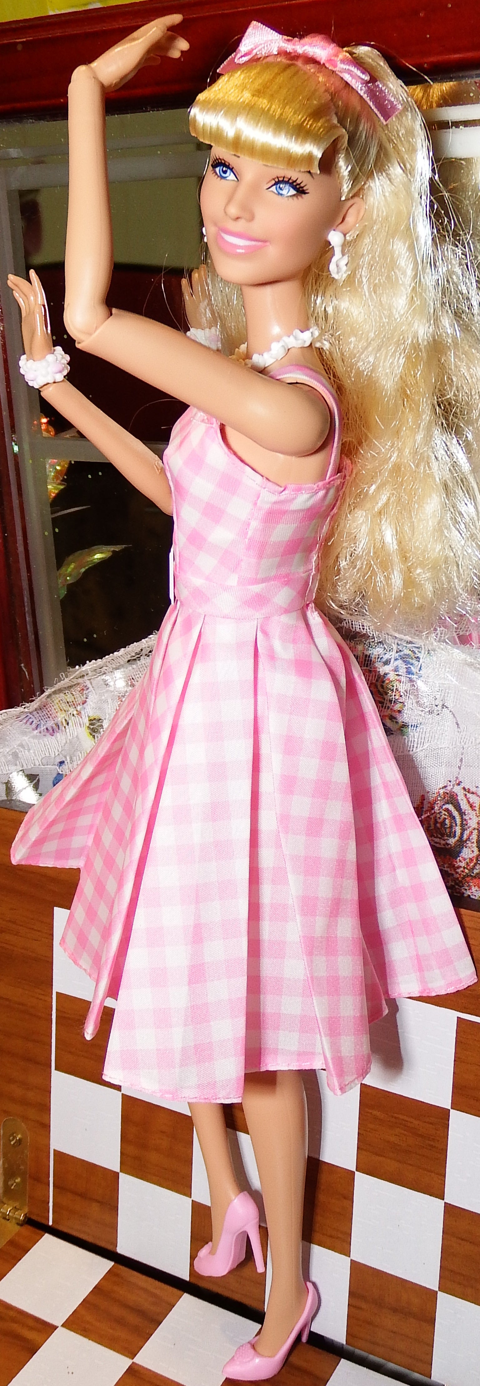 artsy sister, barbie, cute