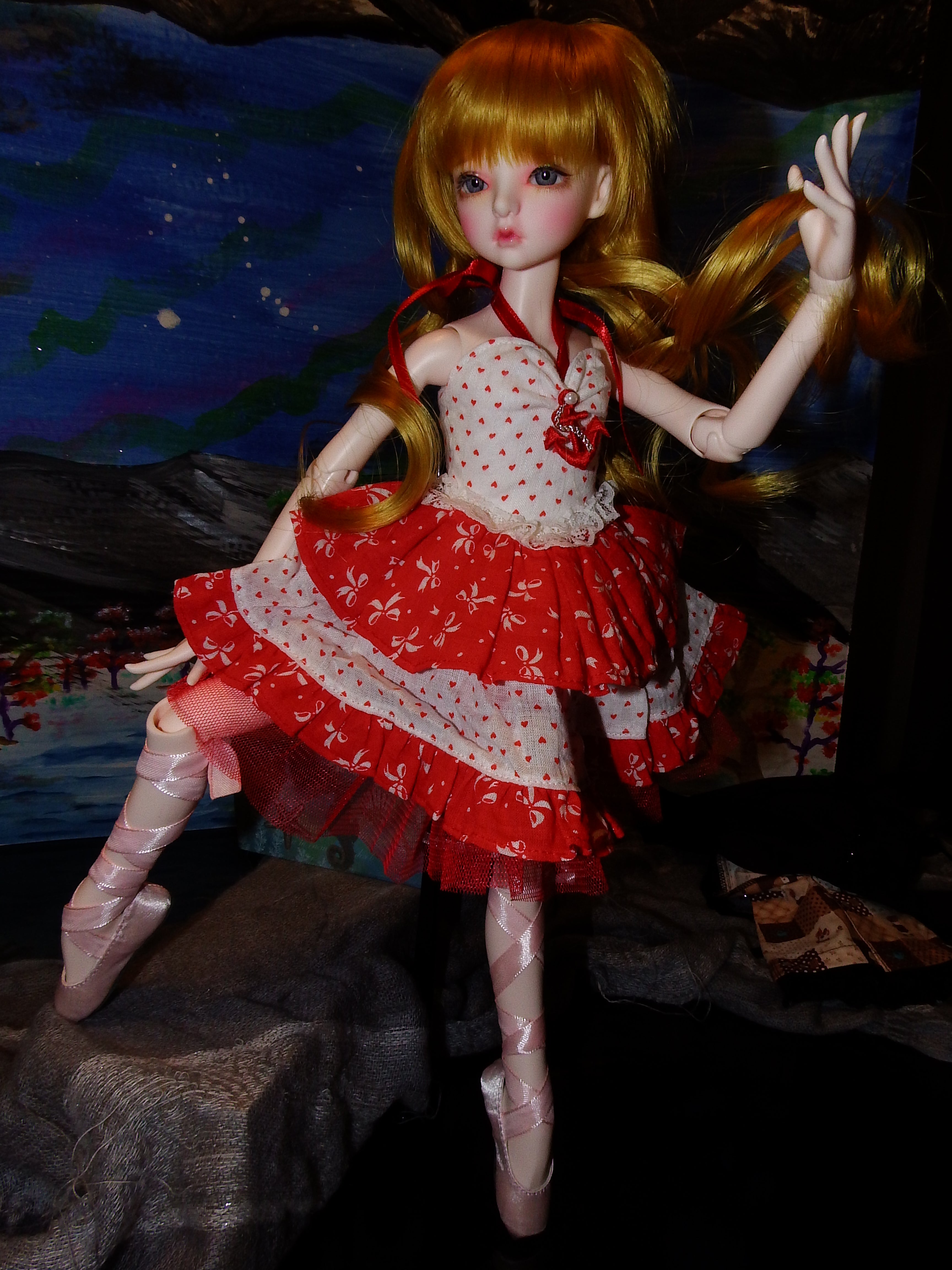 artsy sister, pretty dress, bjd doll