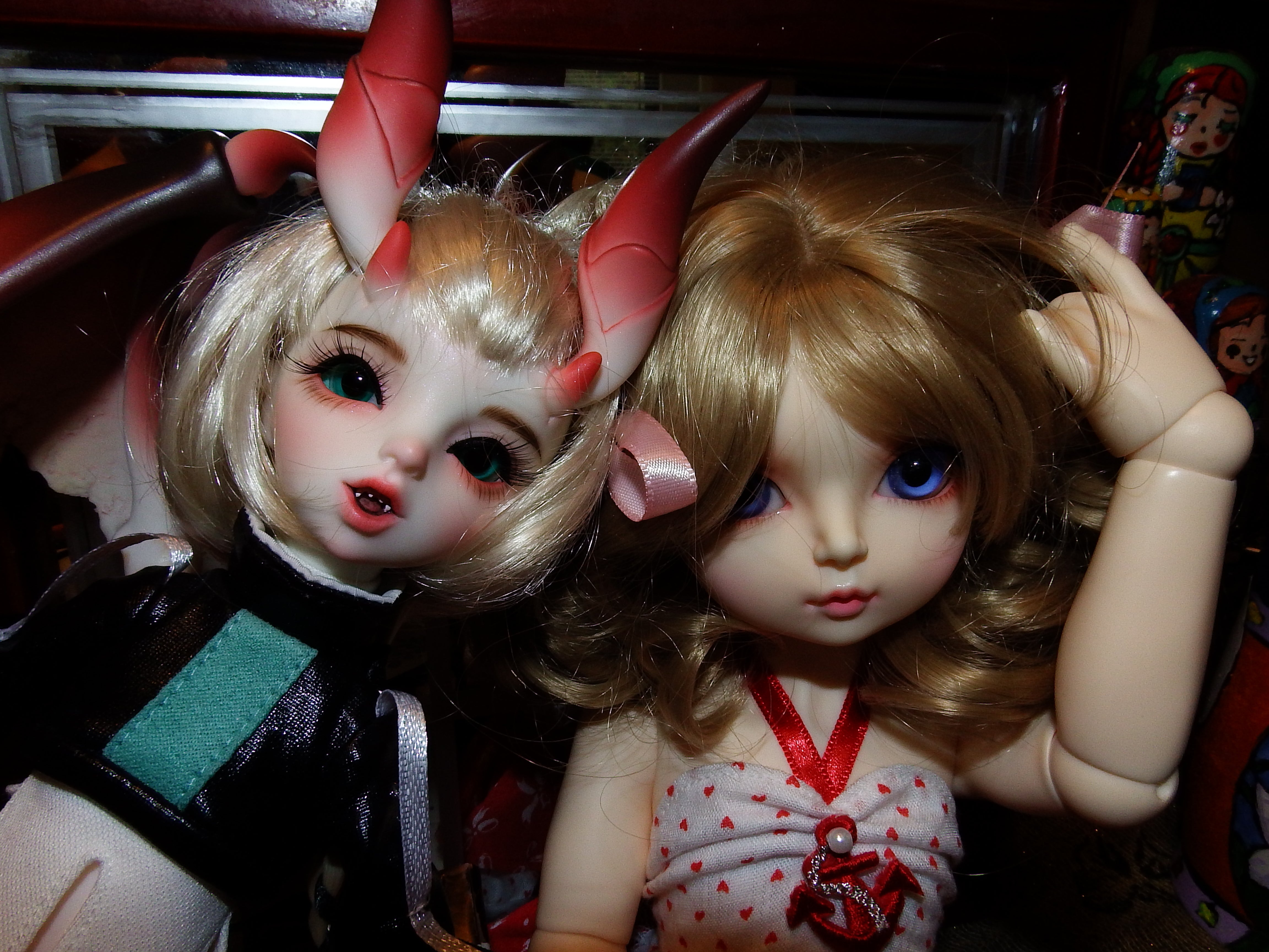 artsy sister, bjd doll, blue eyes