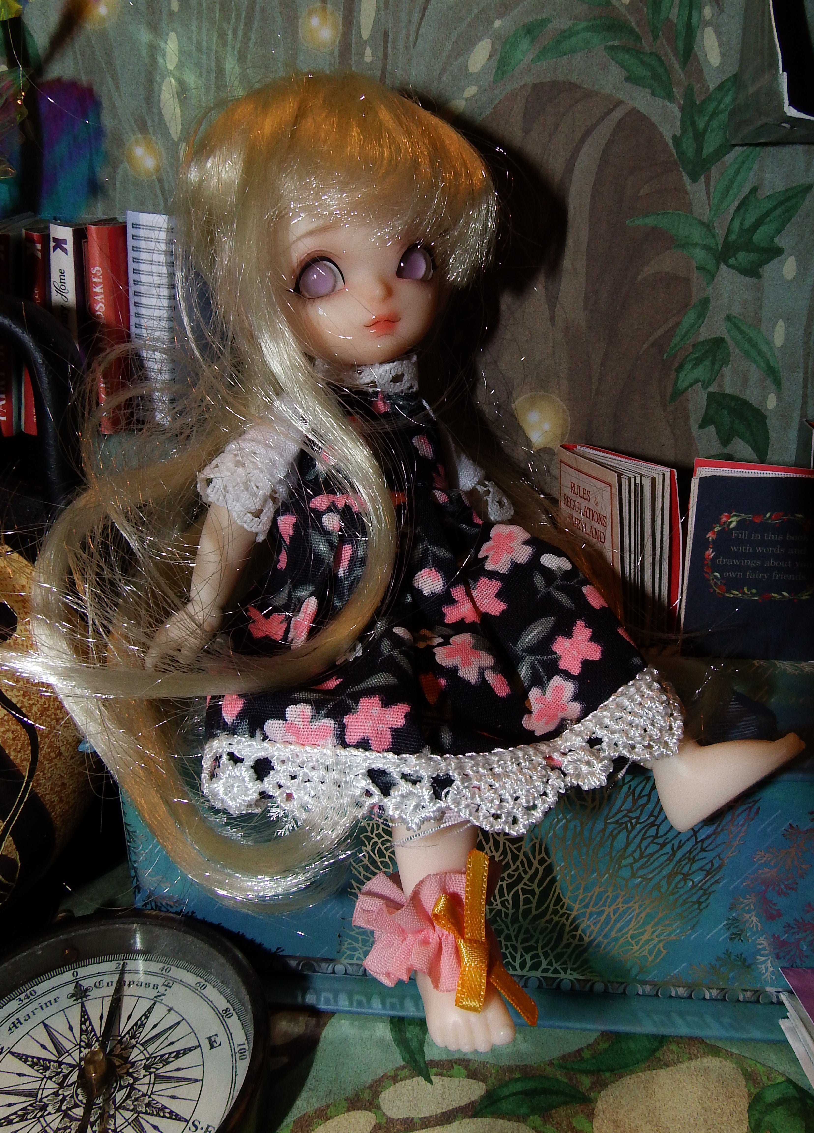 artsy sister, bjd doll, floral dress