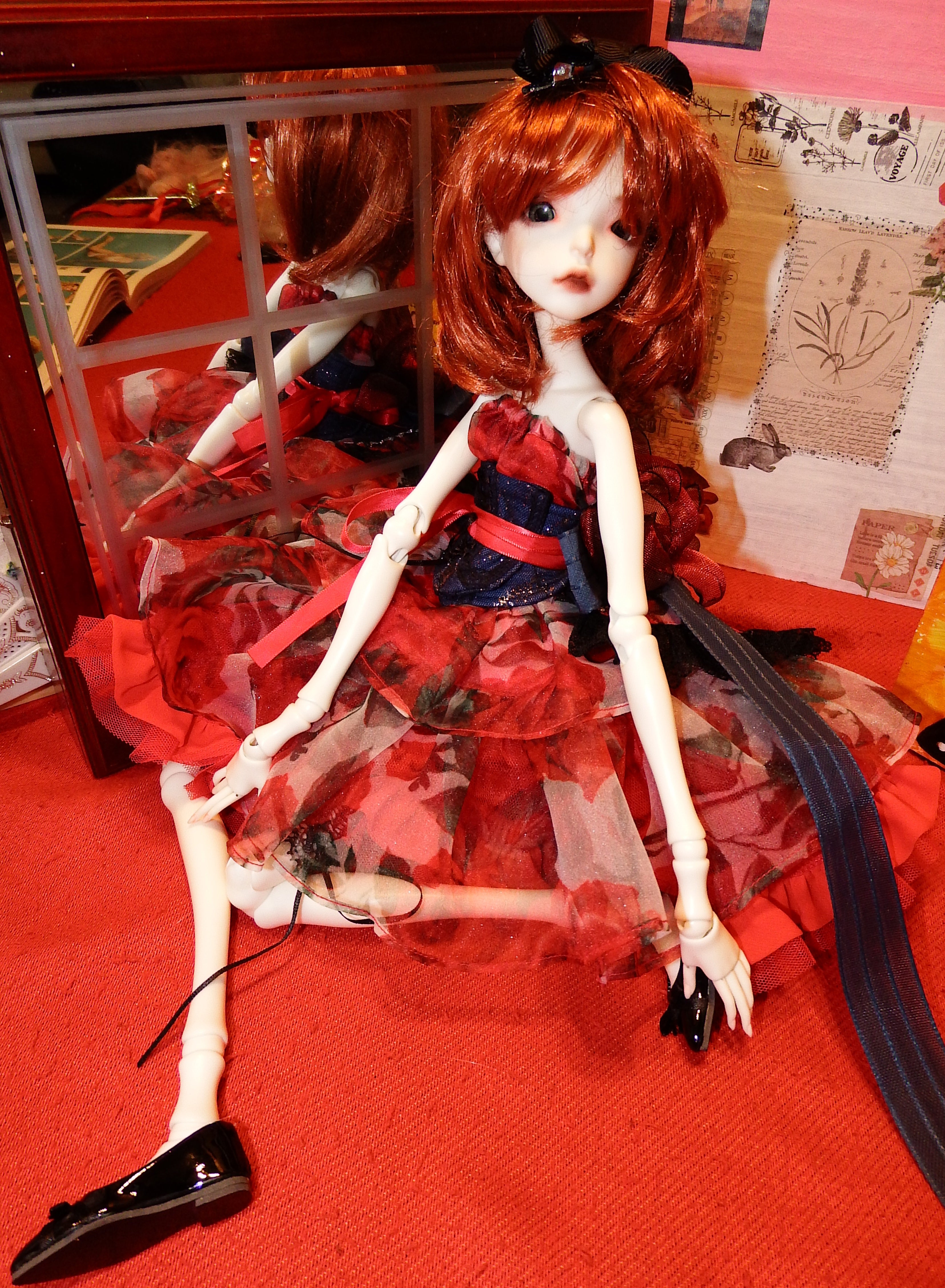 artsy sister, red hair, cute dolls