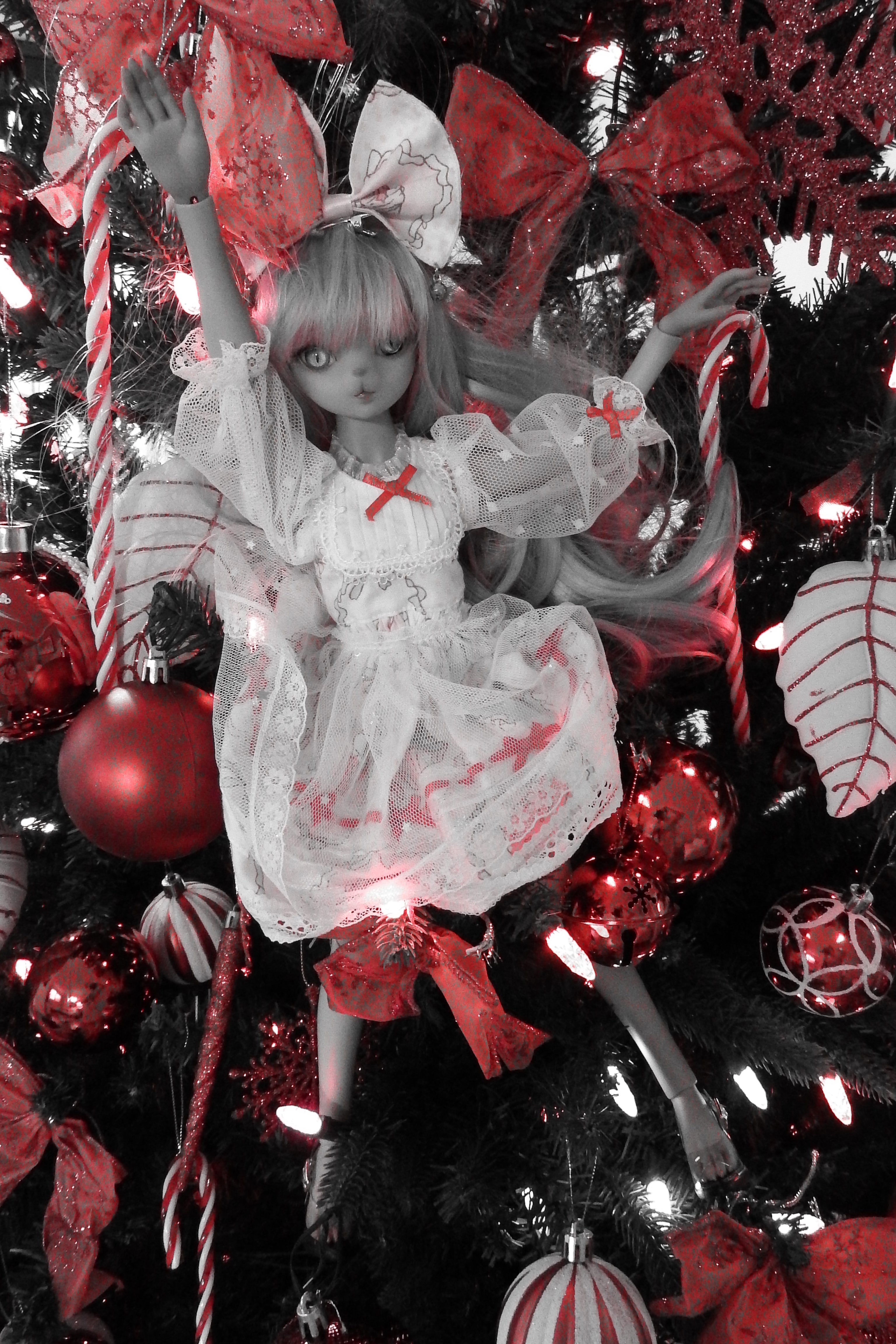 artsy sister, cat in tree, xmas bjd